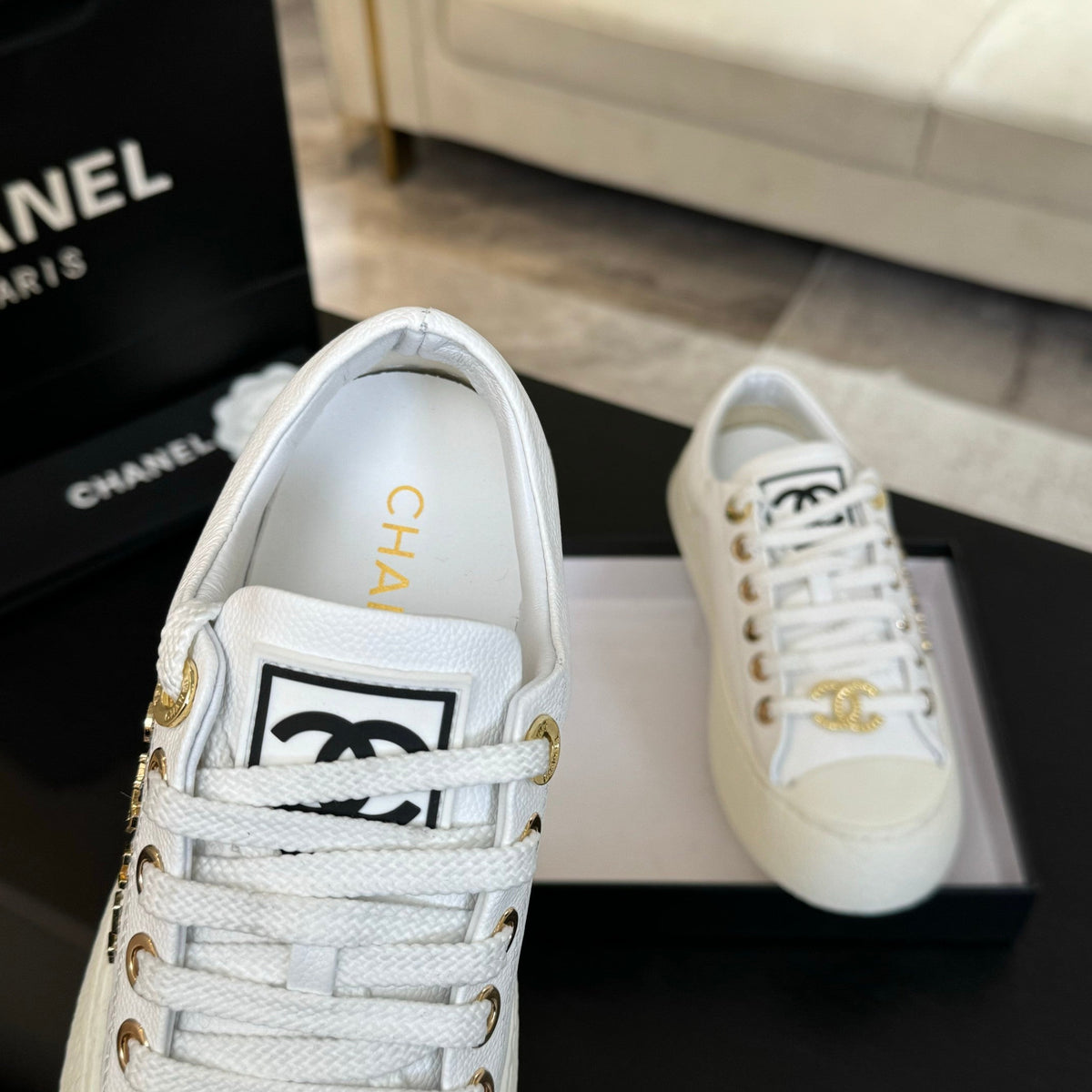 BIG-HEAD COOKIE SHOES IN WHITE LAMBSKIN