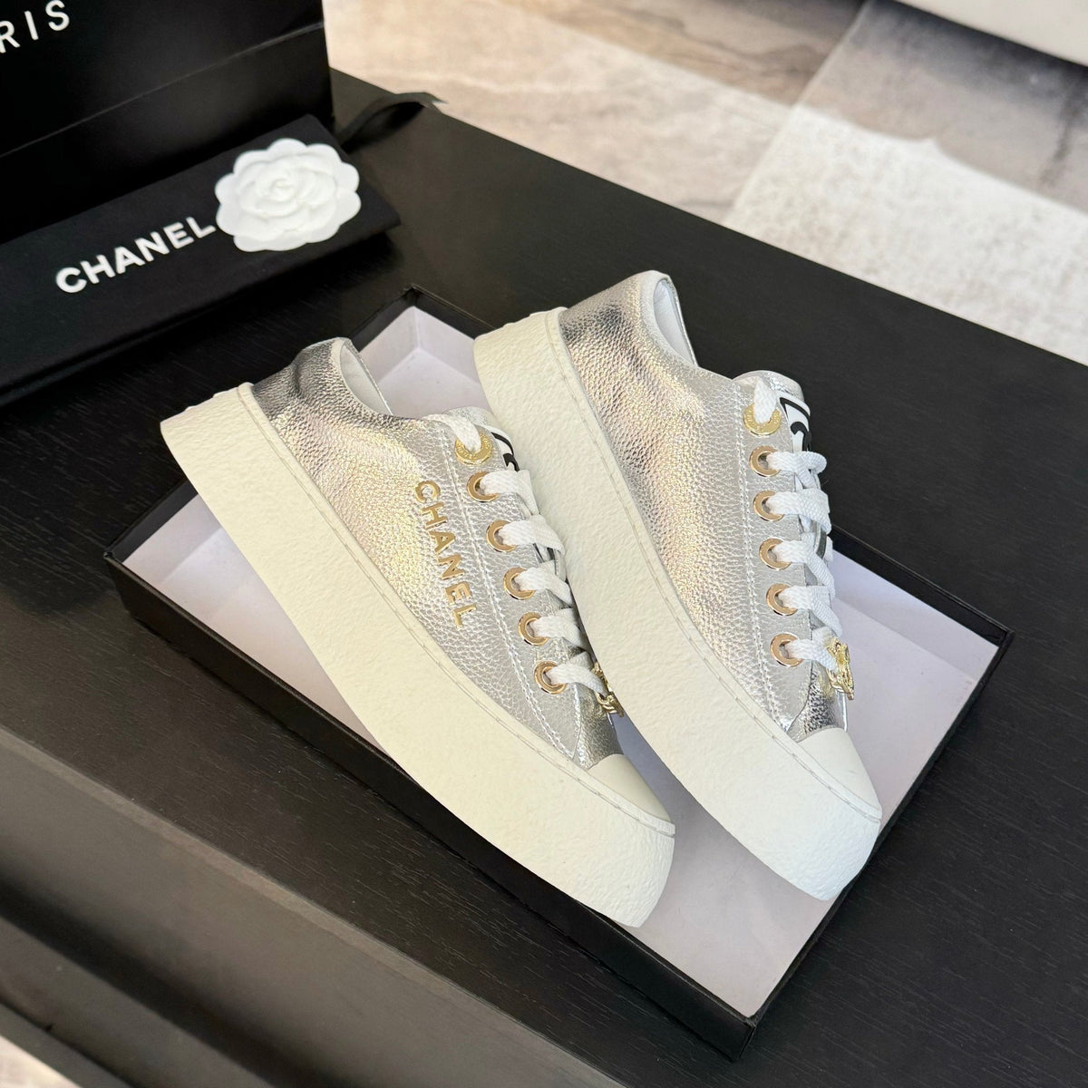 BIG-HEAD COOKIE SHOES IN SILVER MIX WHITE LAMBSKIN