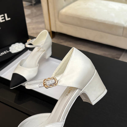 BLOCK HEEL SLINGBACKS IN WHITE MIX BLACK SILK FABRIC