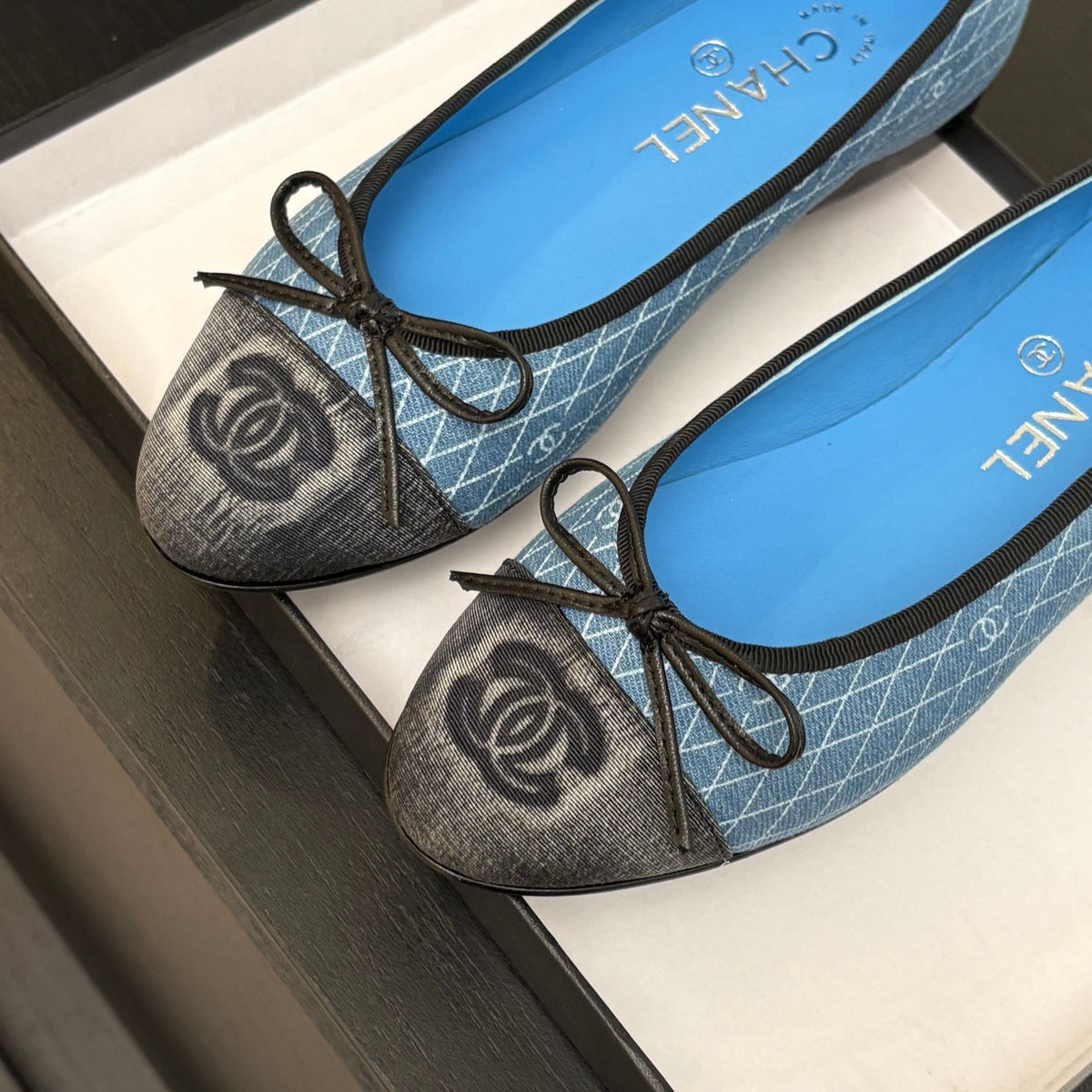 BALLET FLATS IN LIGHT BLUE MIX BLACK MONOGRAM DENIM