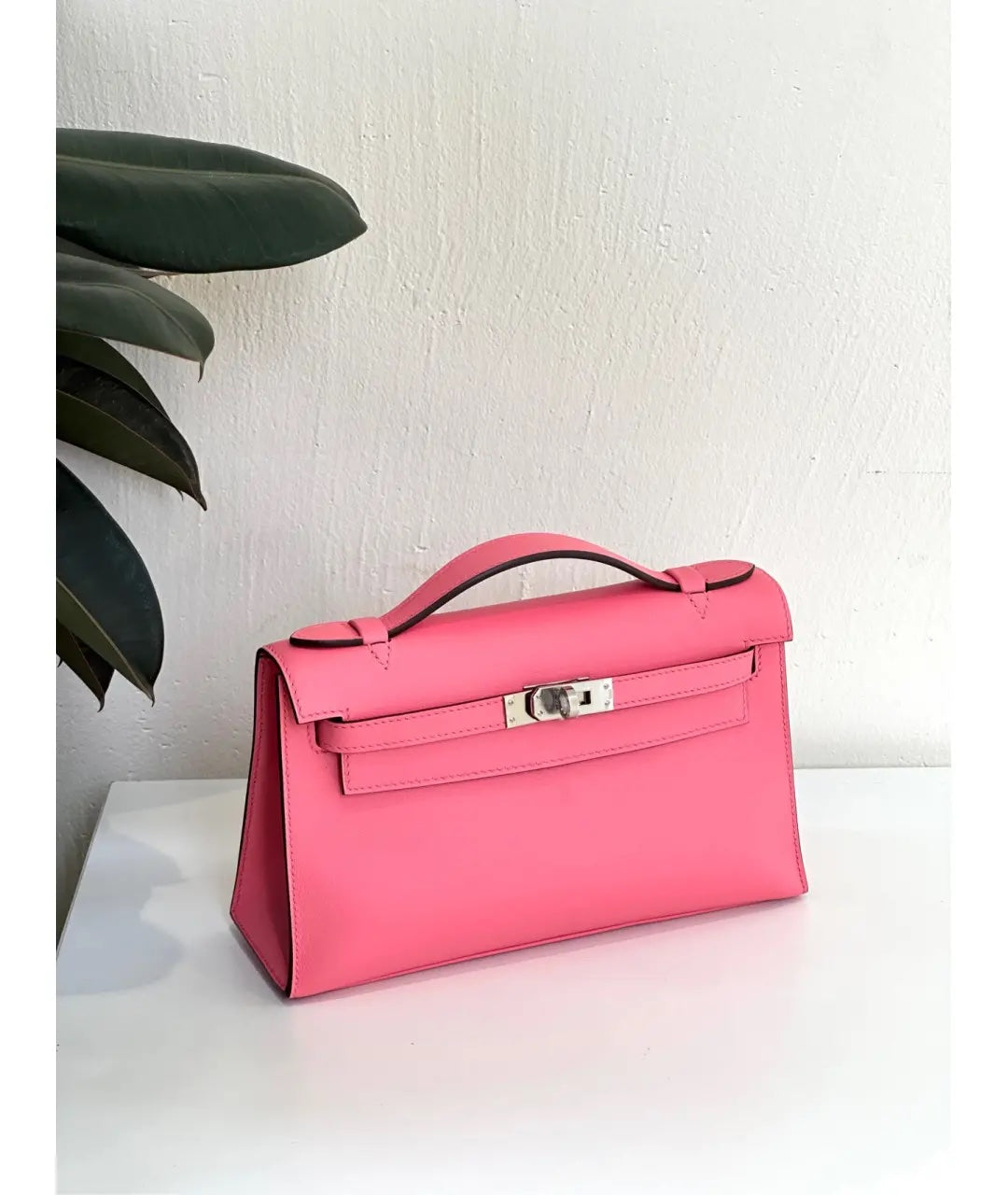 HERMES Kelly Pochette in swift leather Rose Azalee