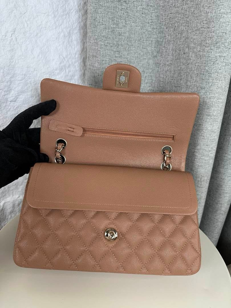 Chan Classic Flap Medium