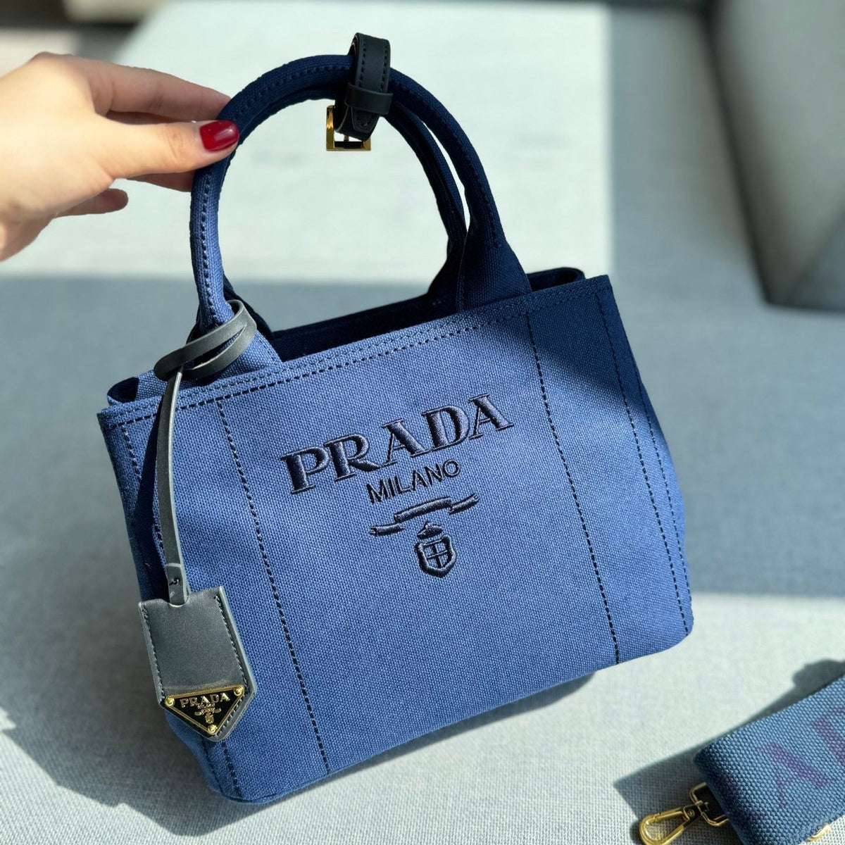 CANAPA TOTE BAG 26 IN WEDGEWOOD BLUE LINEN BLEND EMBROIDED LOGO