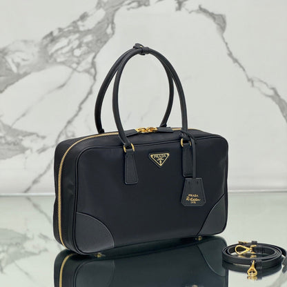 LARGE TOP HANDLE BAG 35 IN BLACK NYLON AND CALFSKIN TRIM