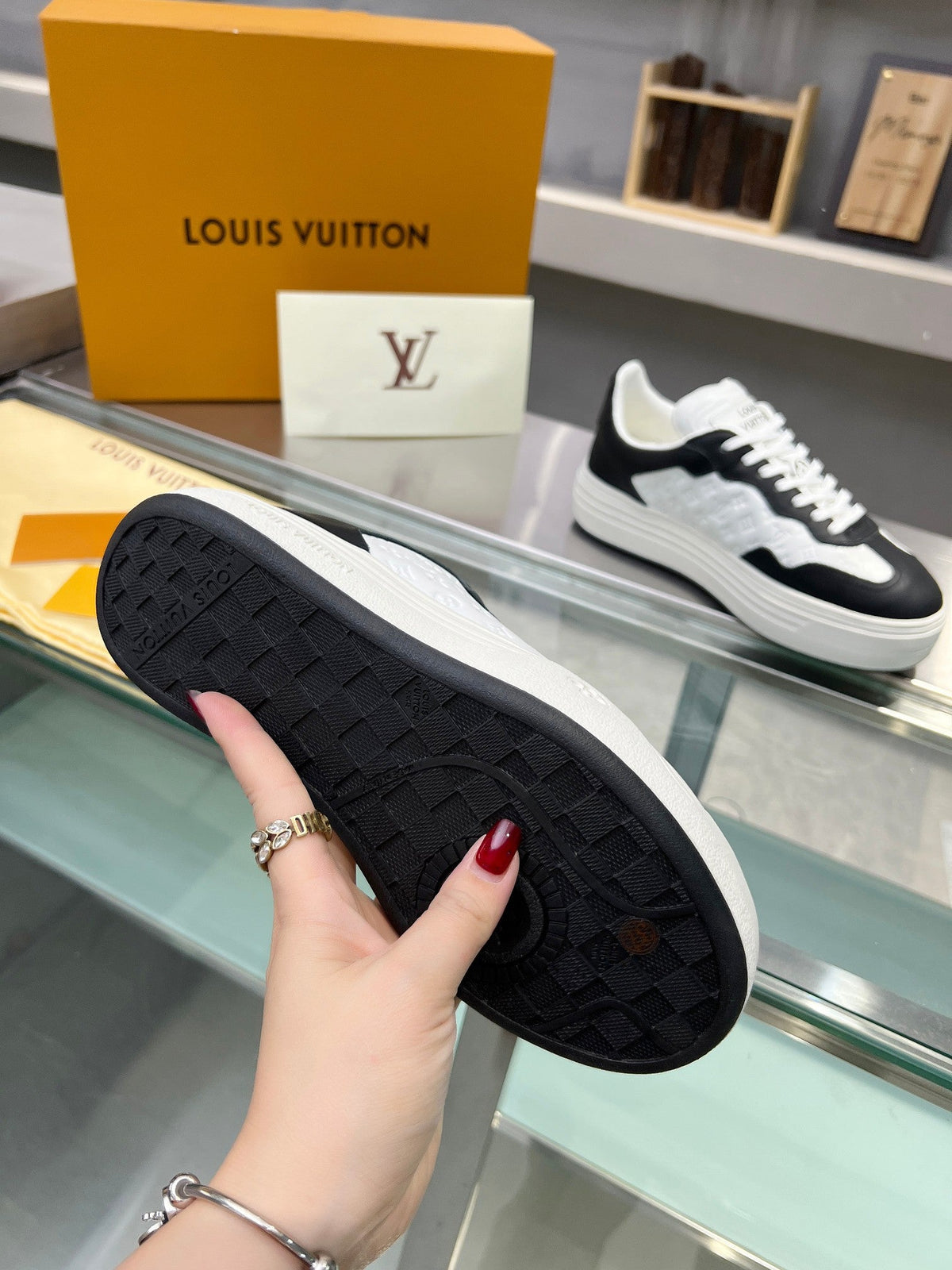 LV WOMEN GROOVY PLATFORM IN WHITE MIX BLACK EMBOSSED CALFSKIN