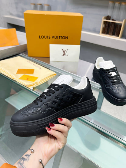 LV WOMEN GROOVY PLATFORM IN BLACK EMBOSSED CALFSKIN