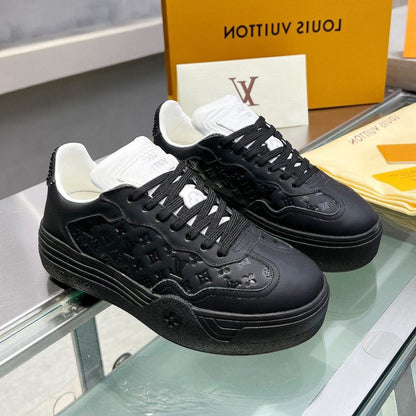 LV WOMEN GROOVY PLATFORM IN BLACK EMBOSSED CALFSKIN