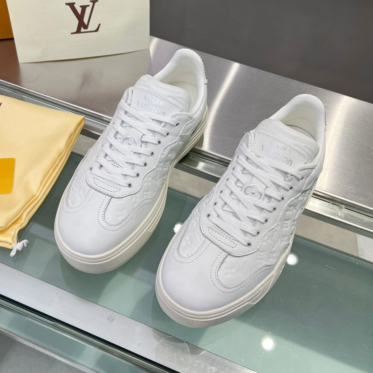 LV WOMEN GROOVY PLATFORM IN WHITE EMBOSSED CALFSKIN