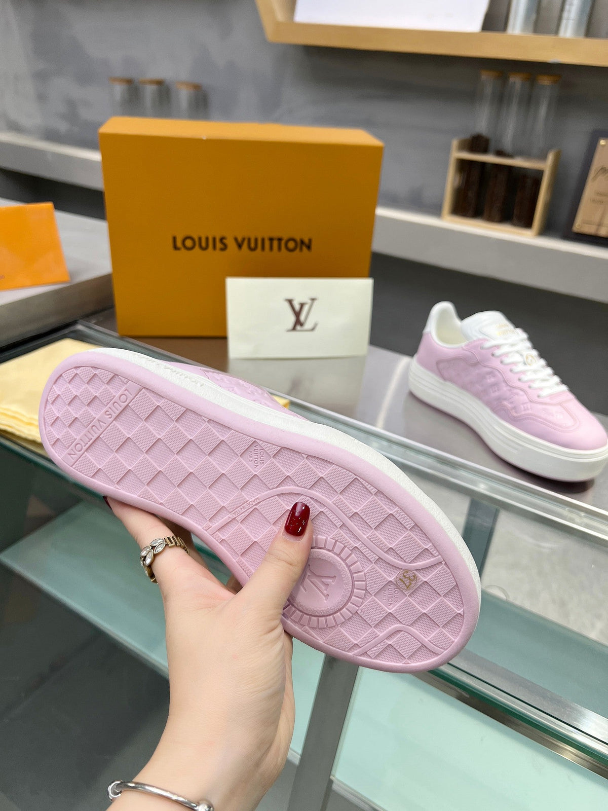 LV WOMEN GROOVY PLATFORM IN LIGHT PINK EMBOSSED CALFSKIN