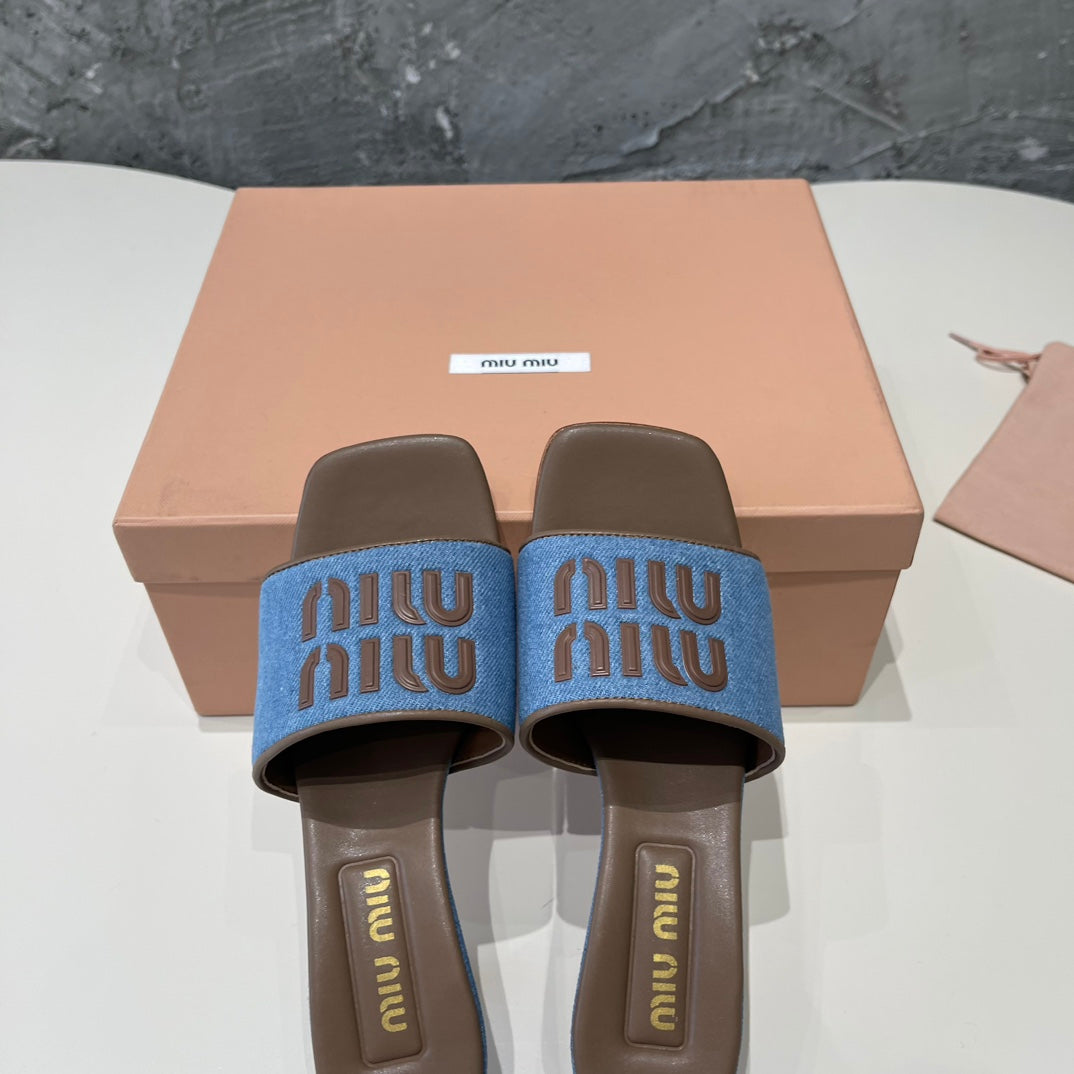 CARAMEL HIGH HEEL WITH AZURE BLUE STRAPS