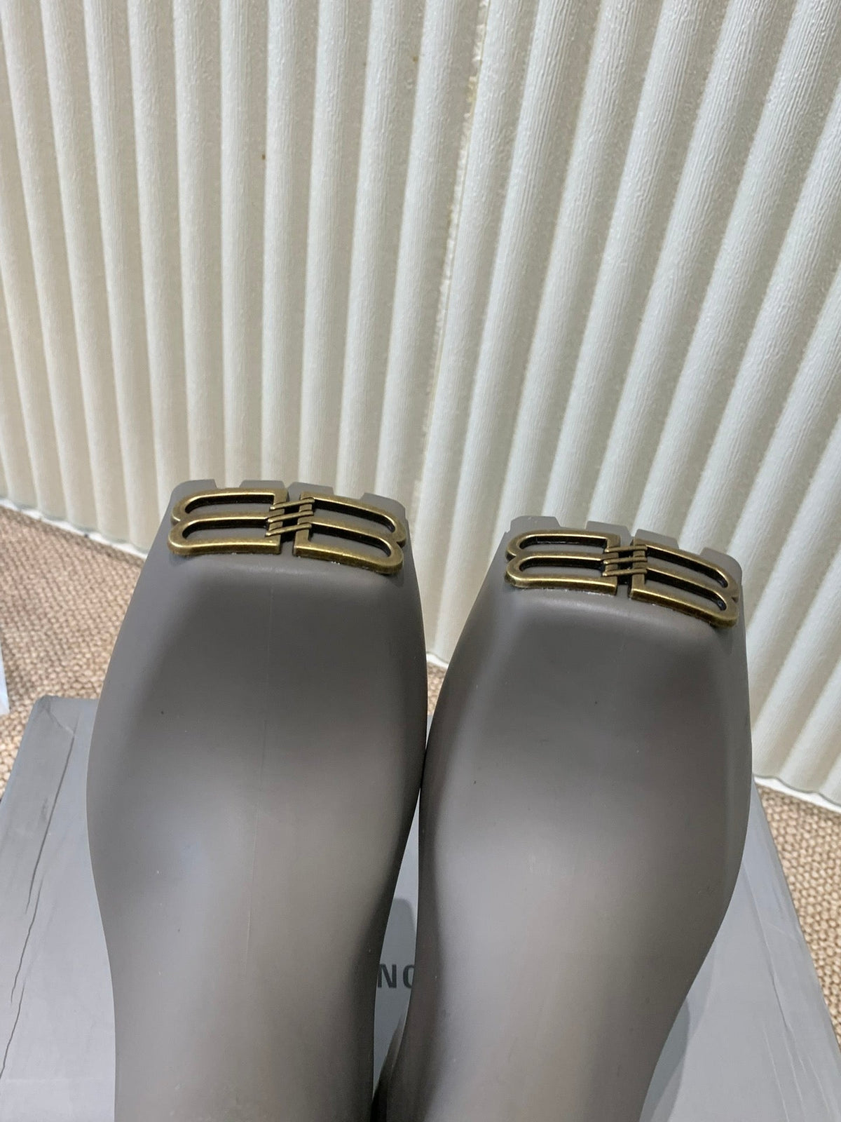 MATTE GRAY SCULPTED RUBBER BOOTS WITH GOLD MONOGRAM