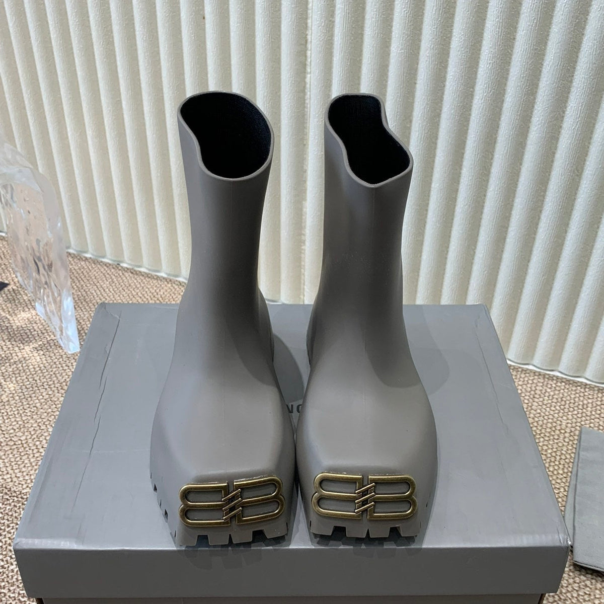 MATTE GRAY SCULPTED RUBBER BOOTS WITH GOLD MONOGRAM