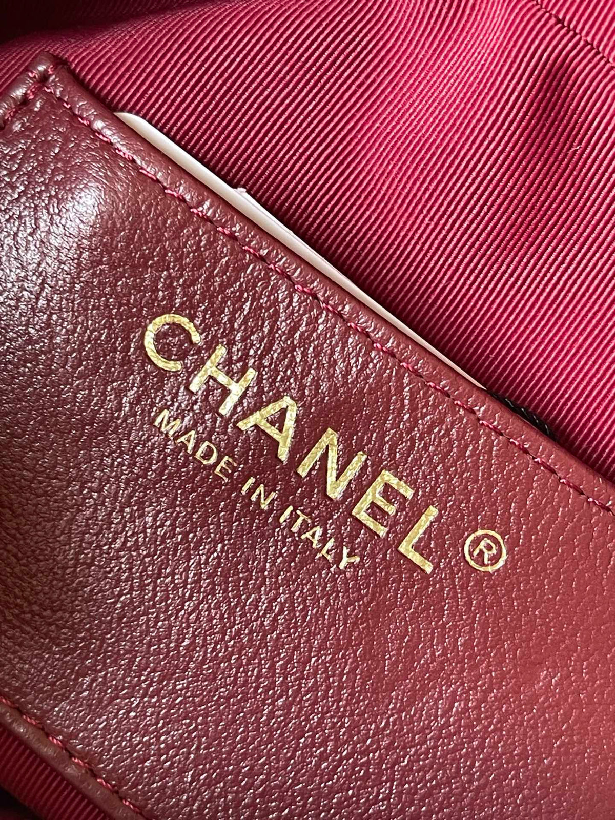 CAMERA BAG 18 IN BUCCANEER RED QUILTED LAMBSKIN DOUBLE C GOLD COIN