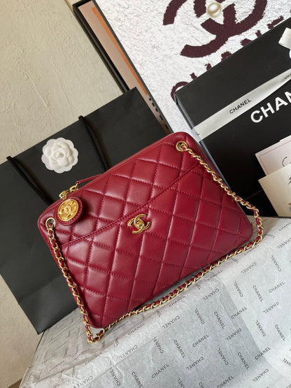 CAMERA BAG 24 IN RED QUILTED LAMBSKIN DOUBLE C GOLD COIN