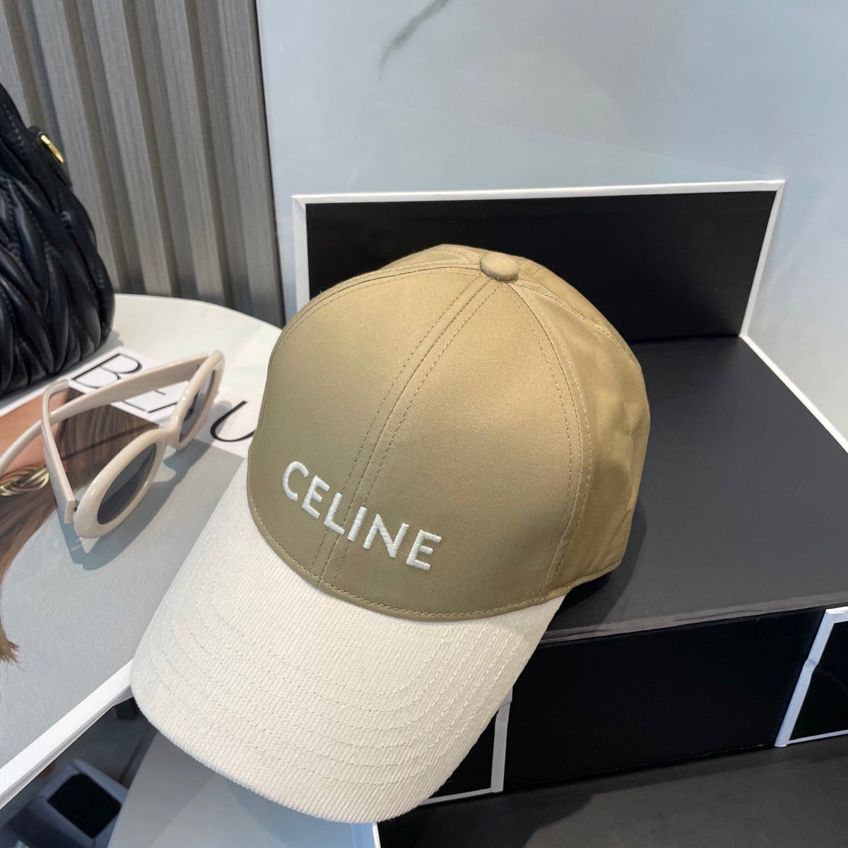 BASEBALL CAP MODEL 652408 IN OLIVE GREEN AND WHITE FABRIC
