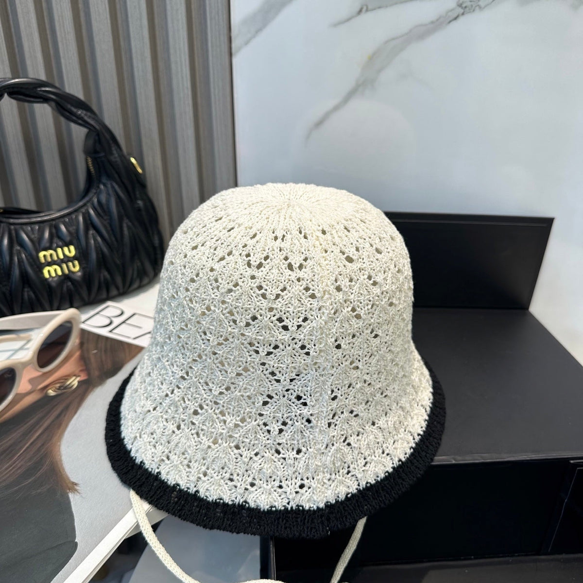 BUCKET HAT MODEL 652272 IN BLACK AND WHITE CROCHET
