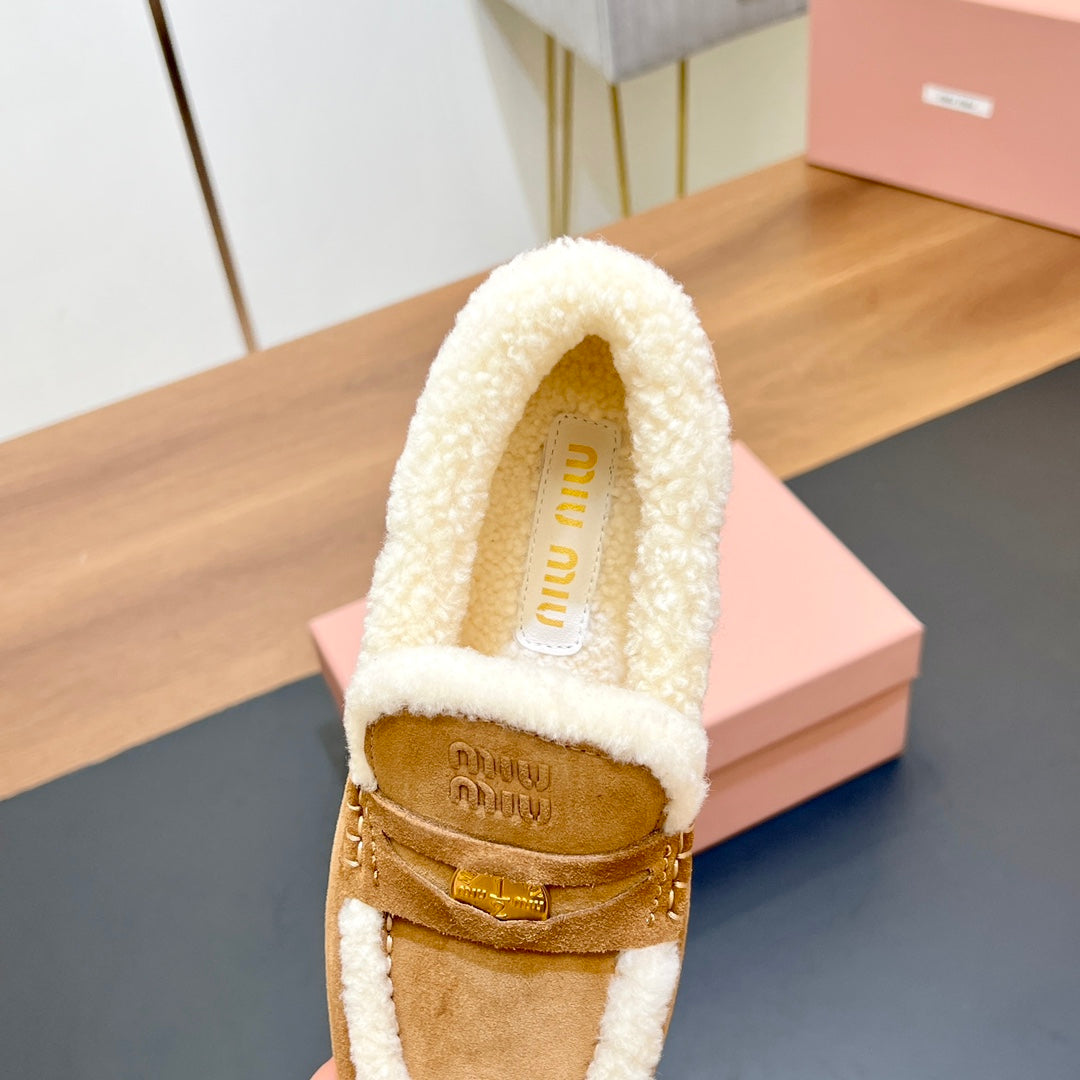 LOAFERS IN CIDER BROWN SUEDE AND WHITE SHEARLING TRIM