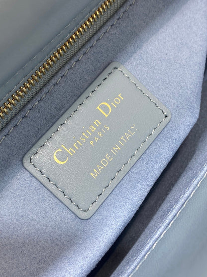 MEDIUM LADY BAG 20 IN BABY BLUE QUILTED MACROCANNAGE CALFSKIN GREY STRAP