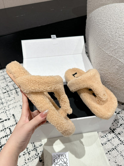 LW SHEARLING THONG SLIPPER IN PASTEL YELLOW