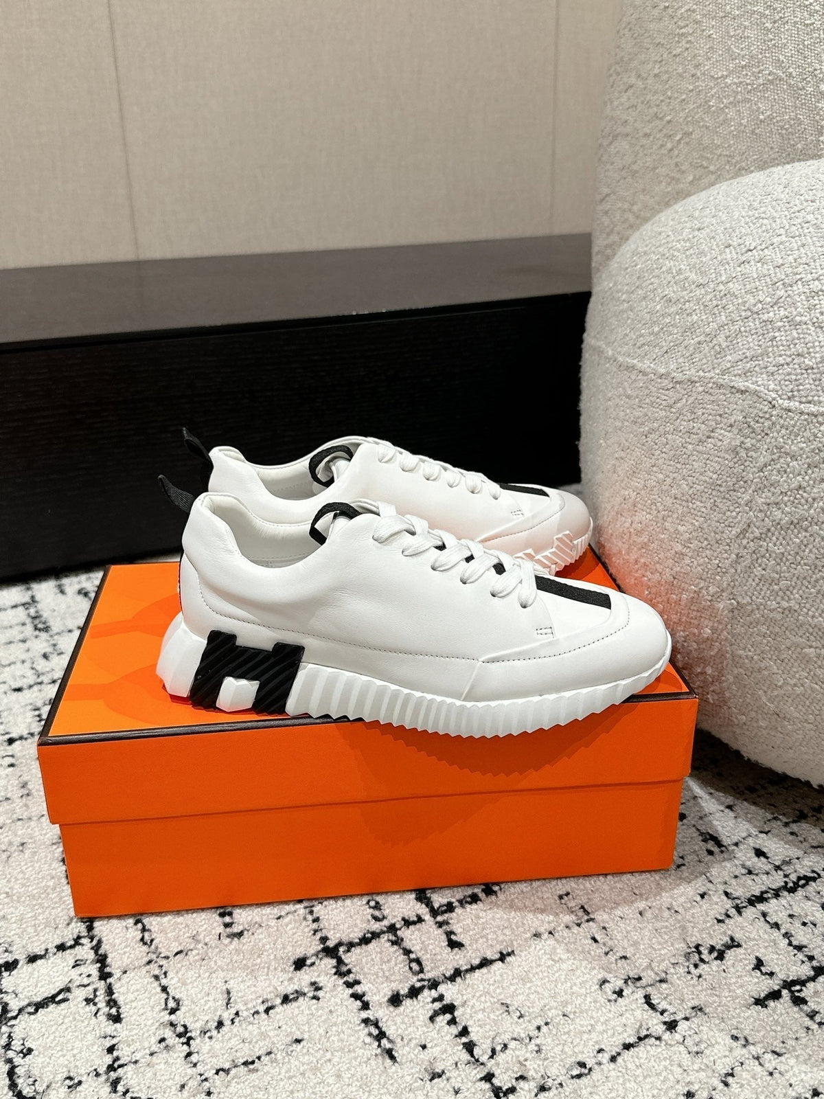 BOUNCING SNEAKER IN WHITE MIX BLACK CALFSKIN
