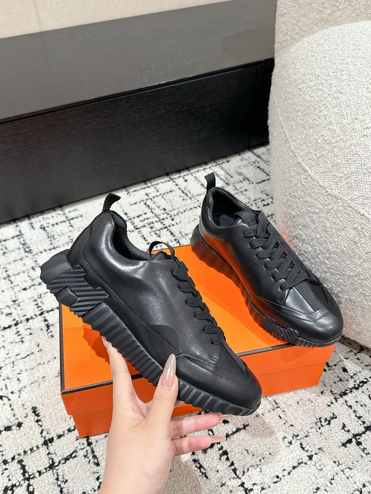 BOUNCING SNEAKER IN FULL BLACK CALFSKIN