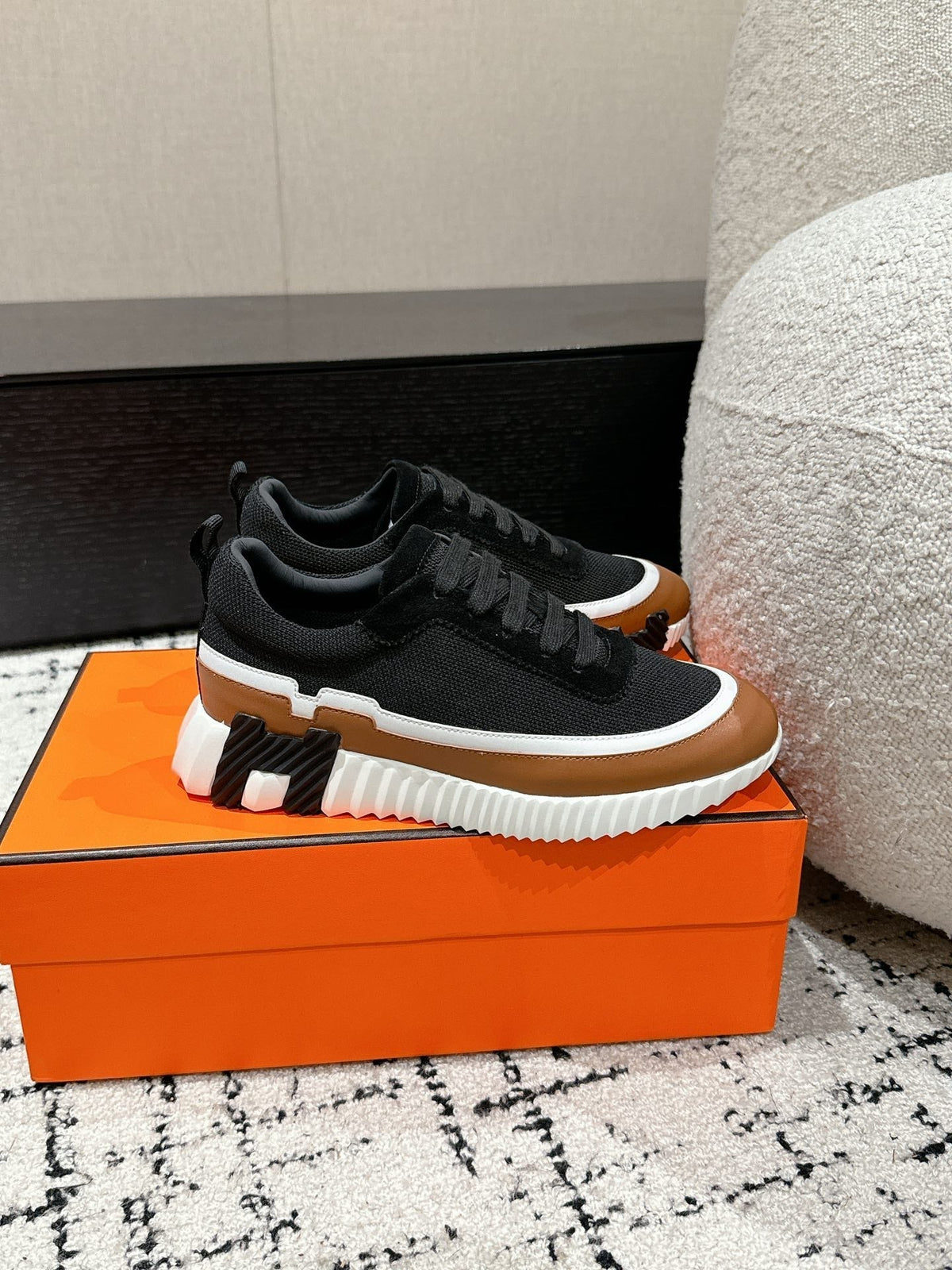 BOUNCING SNEAKER IN BRONZE BROWN CALFSKIN AND BLACK FABRIC