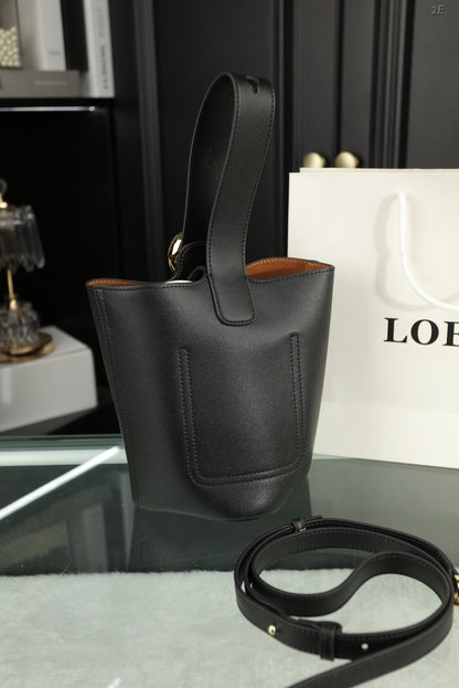 LOE MINI 19 PEBBLE BUCKET IN BLACK MELLOW CALFSKIN