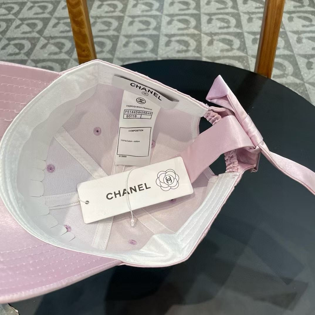BASEBALL HAT IN LIGHT PINK SILK SATIN 404864
