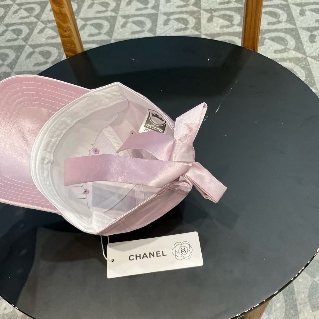 BASEBALL HAT IN LIGHT PINK SILK SATIN 404864
