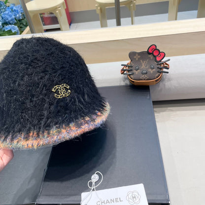 BUCKET HAT IN BLACK LAMB FUR 419466