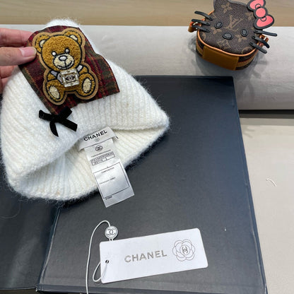 BEANIE HAT IN WHITE WOOL WITH BOW 421253