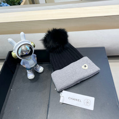 BEANIE HAT IN BLACK MIX LIGHT GRAY WOOL 421050