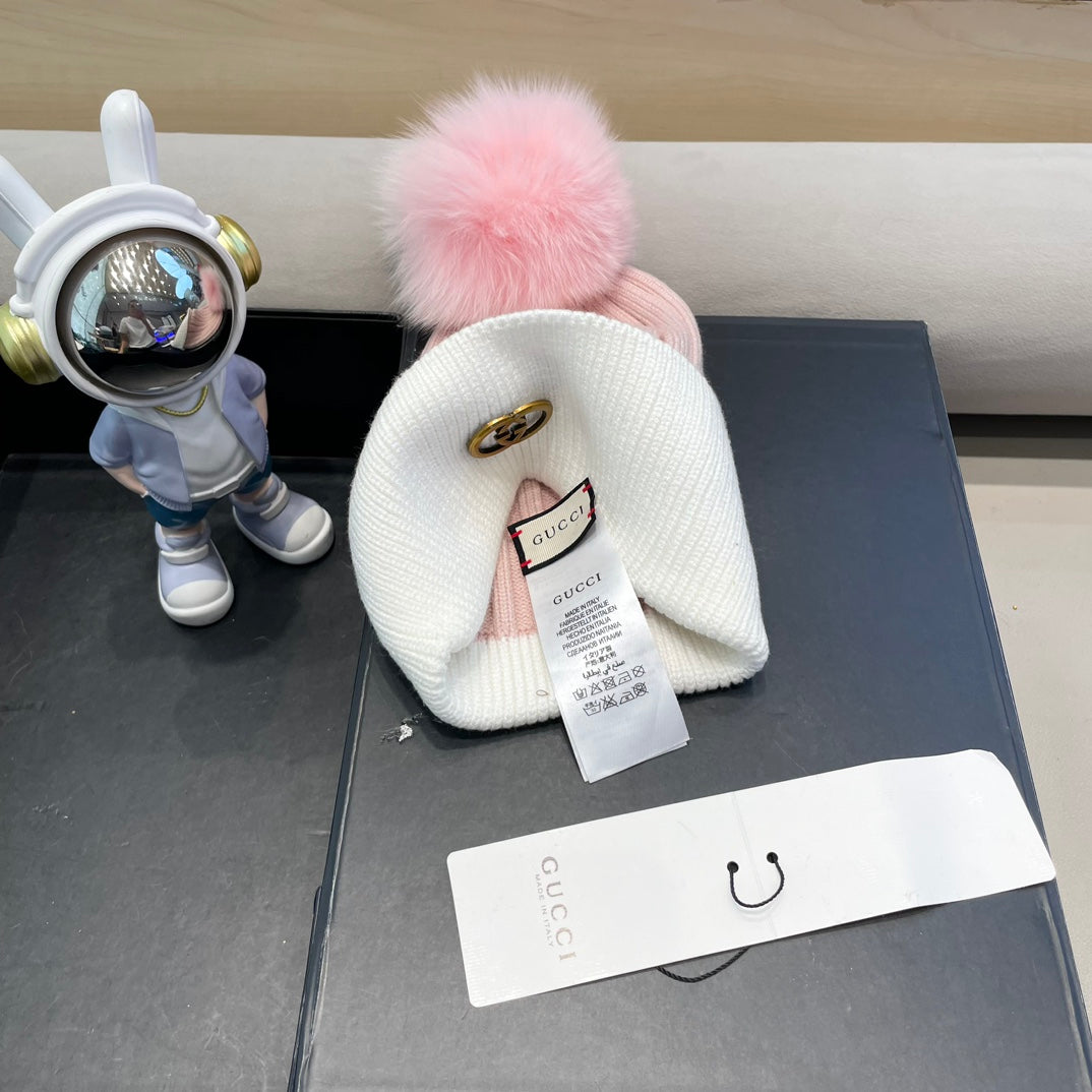 BEANIE HAT IN LIGHT PINK MIX WHITE WOOL AND FOX FUR 422503