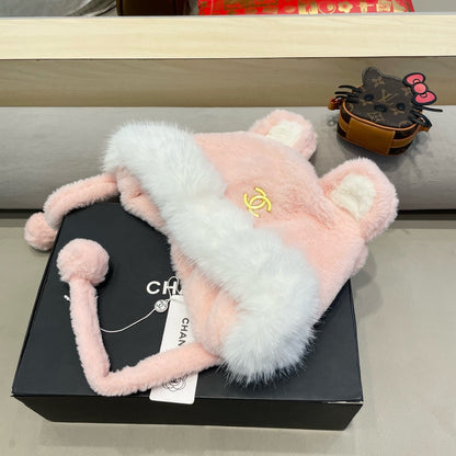 BEANIE HAT IN LIGHT PINK LAMB FUR 426239