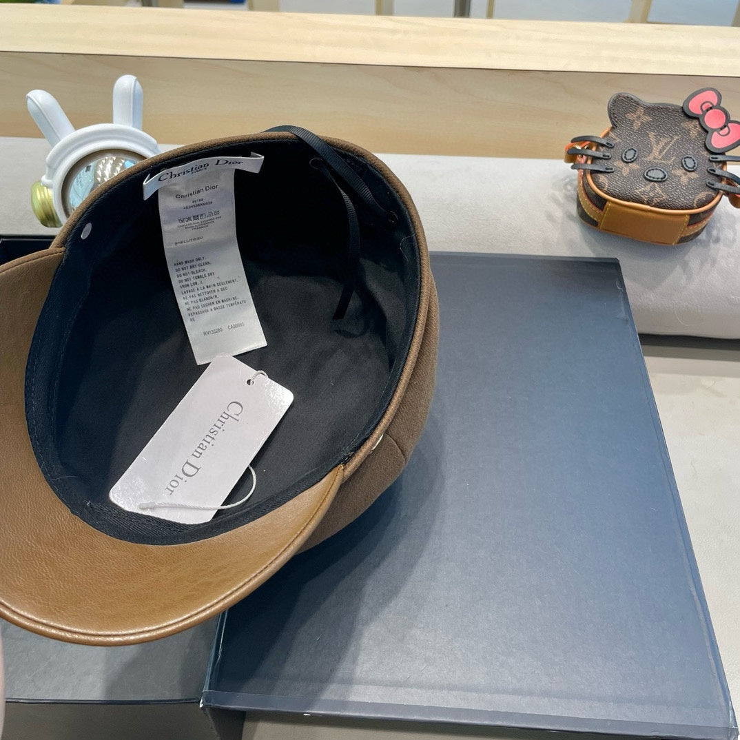 BAKER BOY HAT IN COFFEE BROWN COTTON AND LEATHER 428245