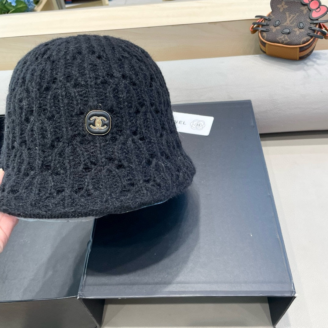 BUCKET HAT BKACK KNITTED FABRIC WITH RABBIT FUR 428090
