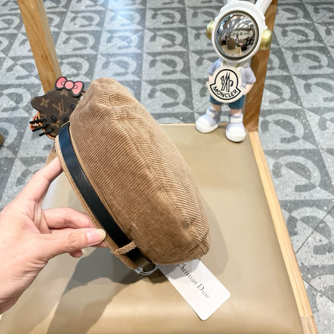BERET HAT IN CAMEL BEIGE VELVET 430041