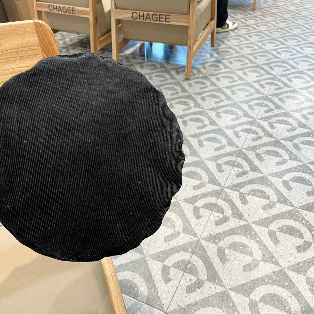 BERET HAT IN BLACK VELVET 430042