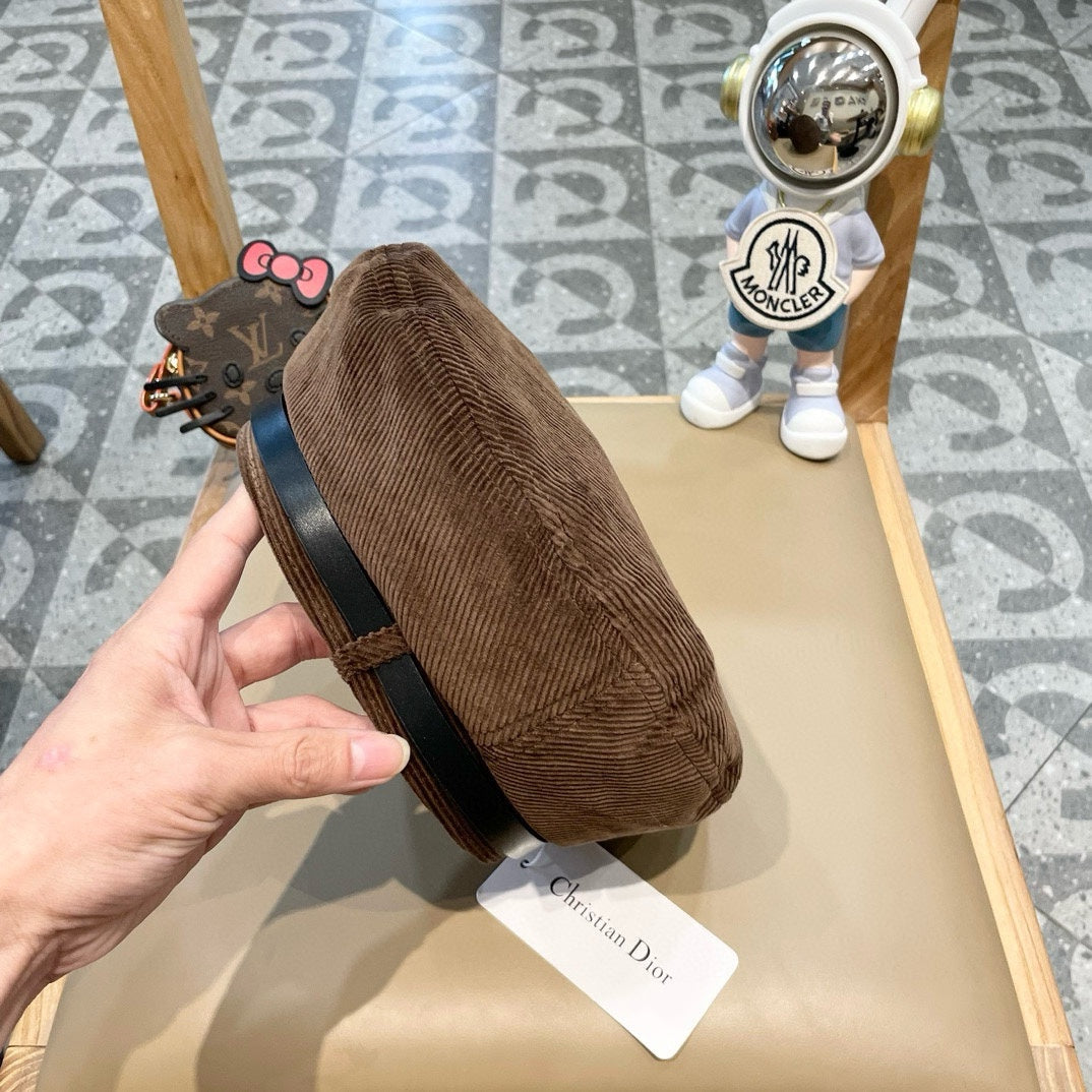 BERET HAT IN BROWN VELVET 430043