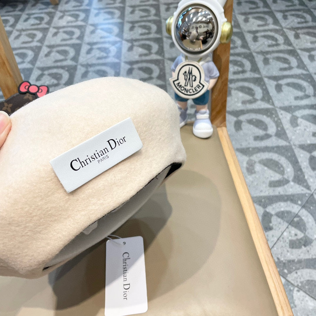 AUSTRALIAN BERET HAT IN BEIGE WOOL FELT 431714