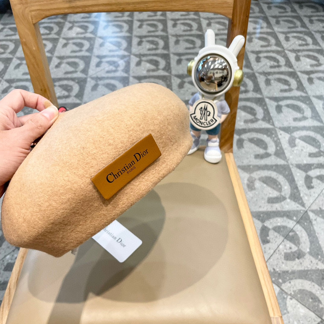 AUSTRALIAN BERET HAT IN PEACH BEIGE WOOL FELT 431717