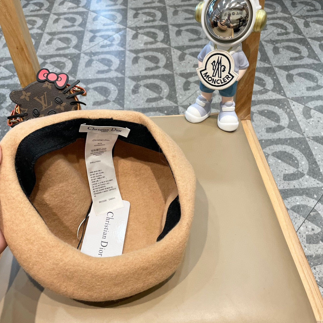 AUSTRALIAN BERET HAT IN PEACH BEIGE WOOL FELT 431717