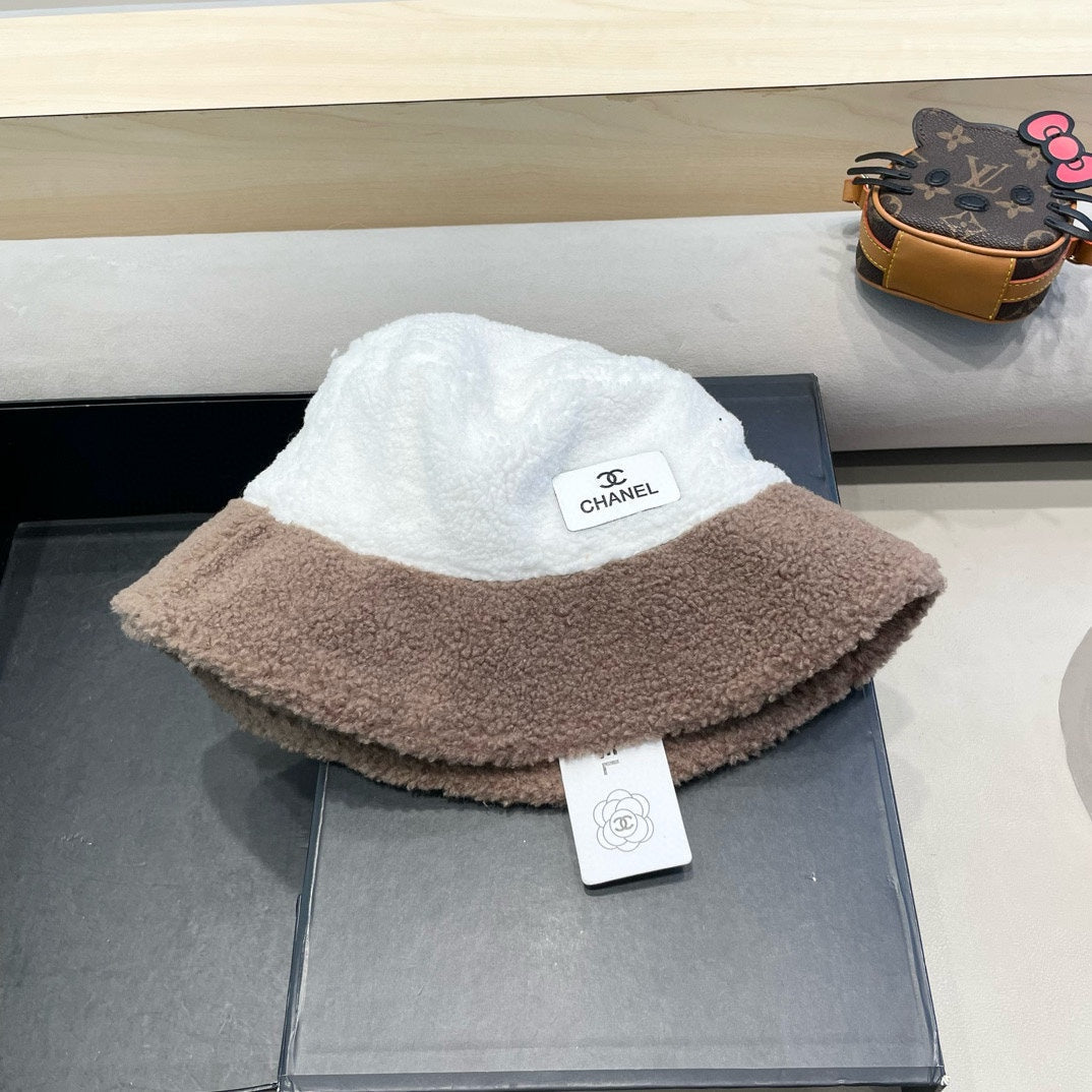 BUCKET HAT IN WHITE MIX MEDIUM BROWN LAMB WOOL 431622