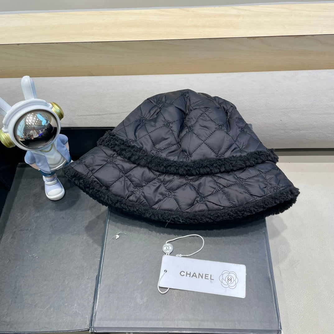 BUCKET HAT IN BLACK LAMB WOOL AND THICK COTTON 431683