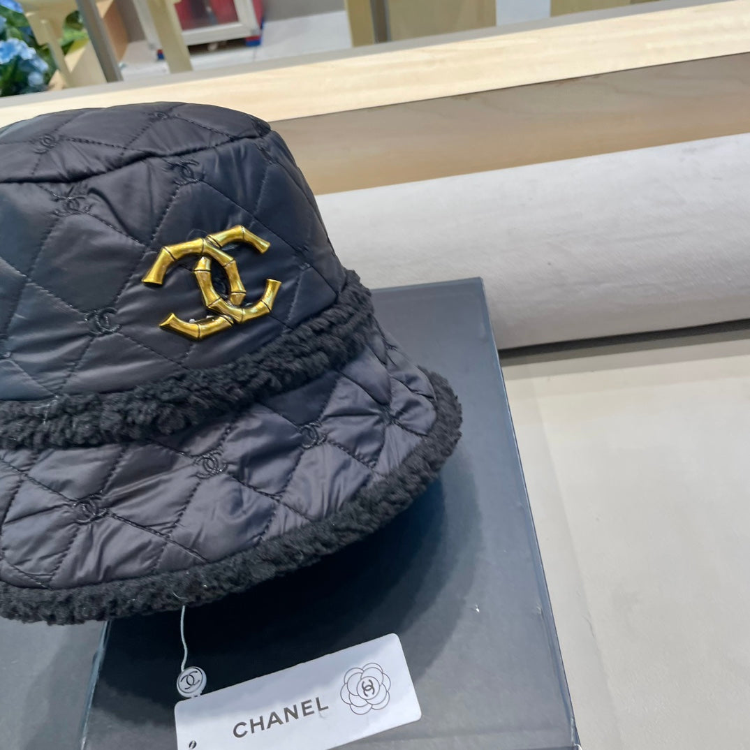 BUCKET HAT IN BLACK LAMB WOOL AND THICK COTTON 431683