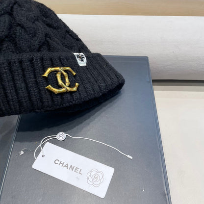 BEANIE HAT IN BLACK WOOL 431707