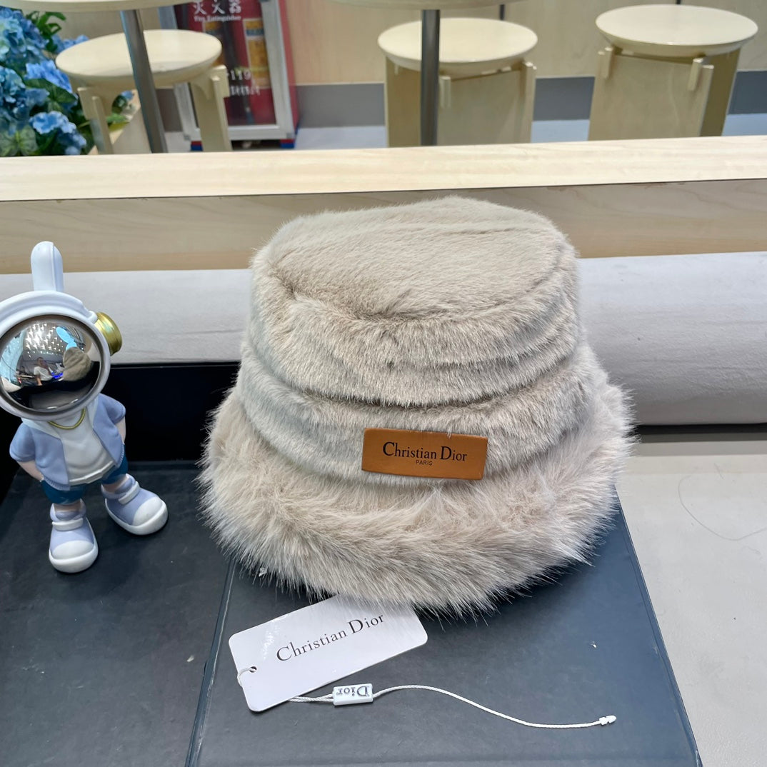BUCKET HAT IN BEIGE MINK FUR 433470
