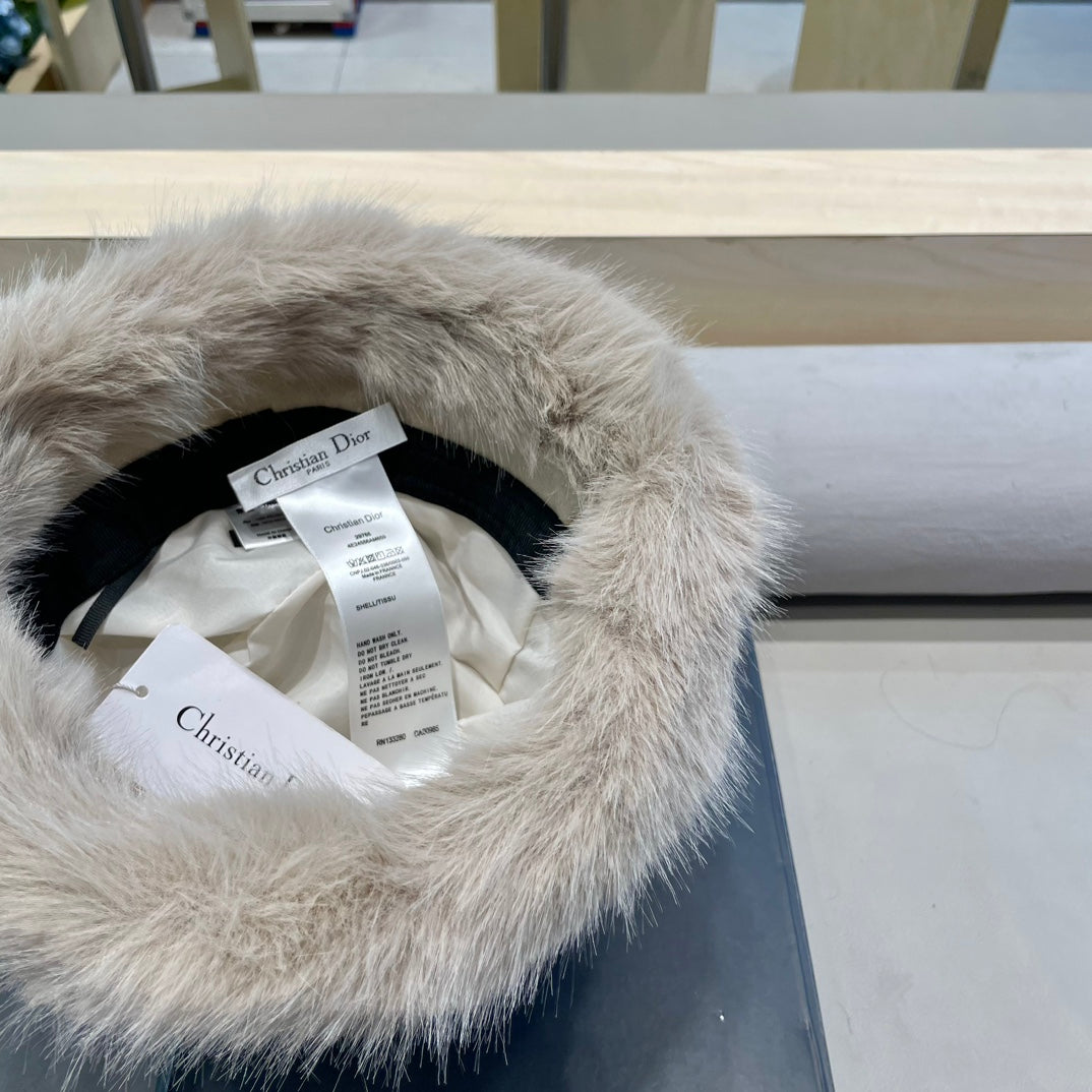 BUCKET HAT IN BEIGE MINK FUR 433470