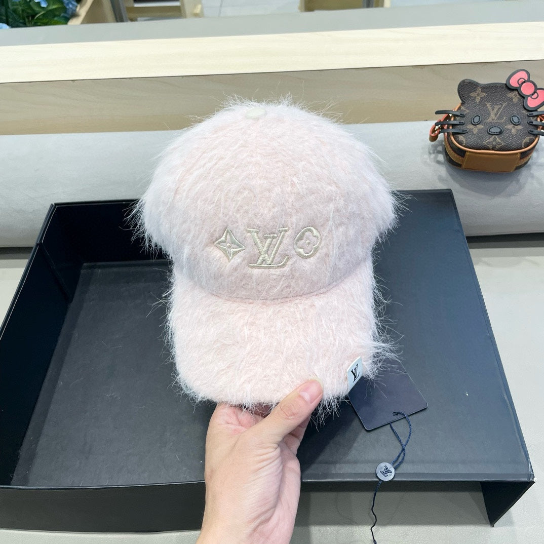 BASEBALL CAP IN PASTEL PINK RABBIT FUR 434934