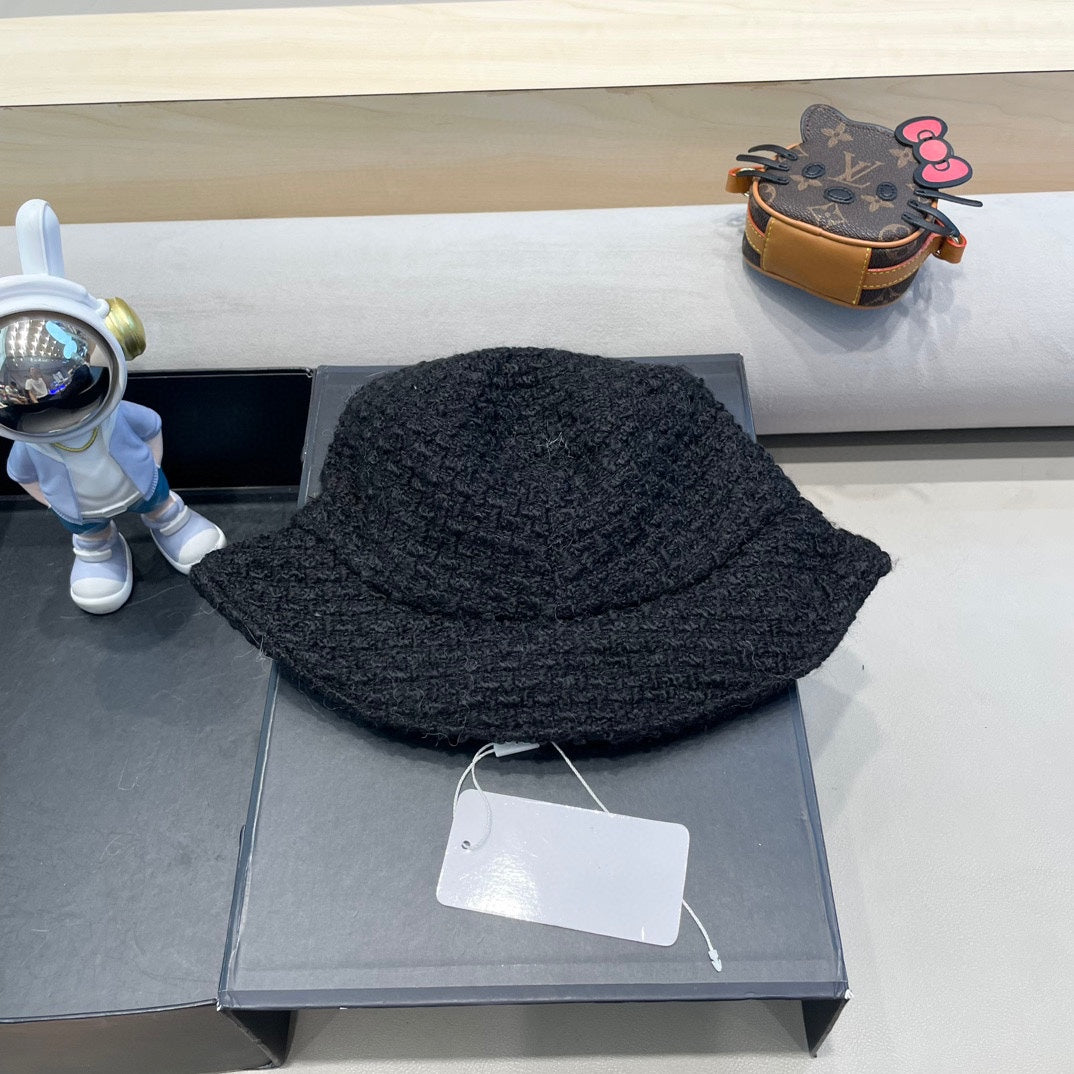 BUCKET HAT IN BLACK WOOL 436744